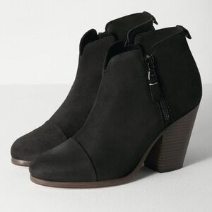 Rag & Bone Black Suede leather Ankle Boots with zipper sides 3.5" heal size 38.5